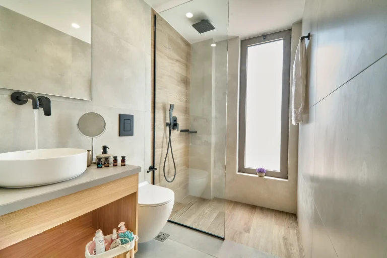 Seaview Maisonette - Bathroom 1