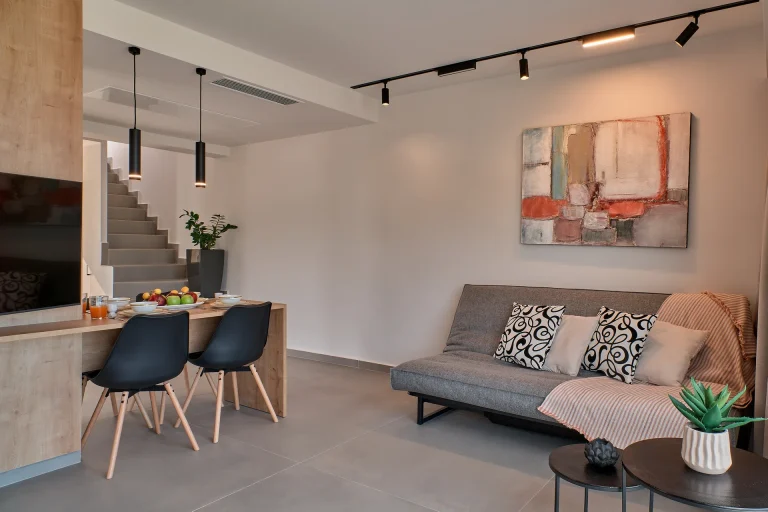 Seaview Maisonette - Living room
