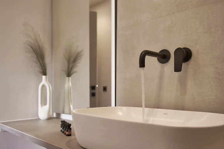 Seaview Maisonette - Bathroom 1